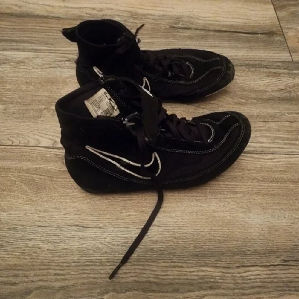 Nike Speedsweep VII Wrestling Shoes Kids Size 5y Black